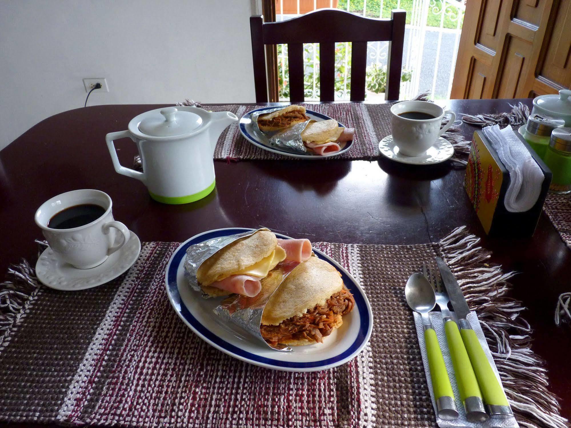Autana Bed & Breakfast Boquete Bagian luar foto