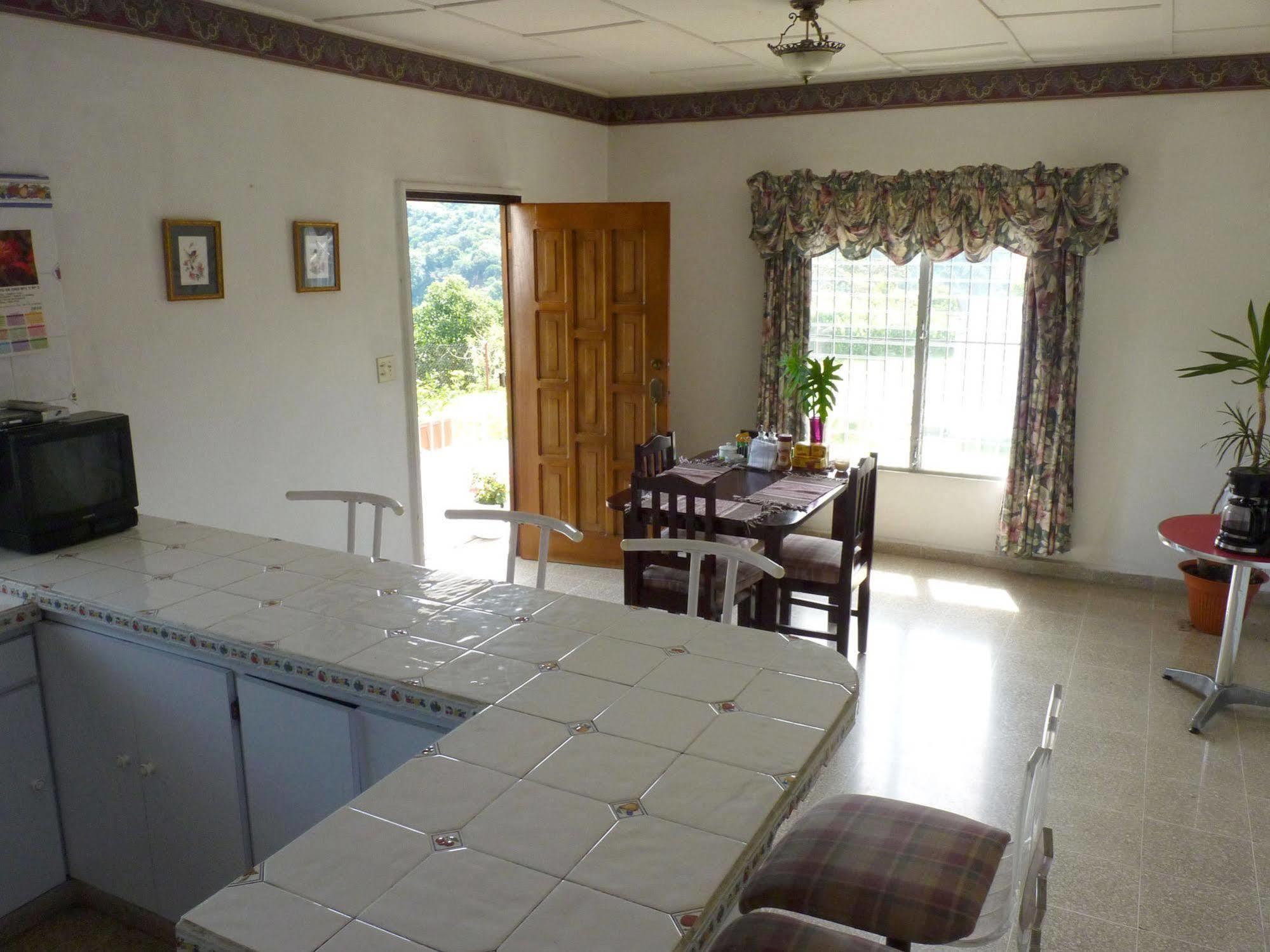 Autana Bed & Breakfast Boquete Bagian luar foto